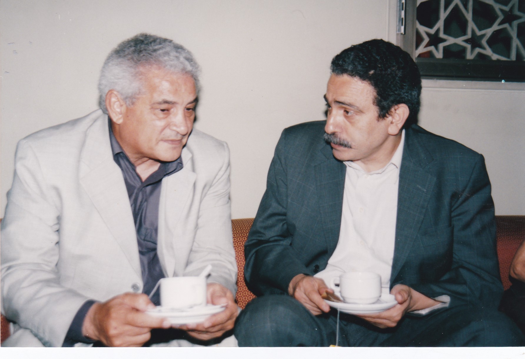 مع الدكتور عماد أبو غازي